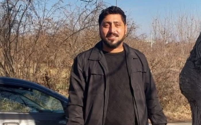 "Bəlkə tutub bir mələyin əlindən Günahlarım olmasaydı uçardım." - Vüqar Vəkilin ŞEİRLƏRİ "Bəlkə tutub bir mələyin əlindən Günahlarım olmasaydı uçardım." - Vüqar Vəkilin ŞEİRLƏRİ