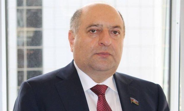 Uruda gedən yol Laçından keçir:Bizim həyətdəki qocaman tutun, altına sərməyə xalımız da var! - Musa URUD Uruda gedən yol Laçından keçir:Bizim həyətdəki qocaman tutun, altına sərməyə xalımız da var! - Musa URUD