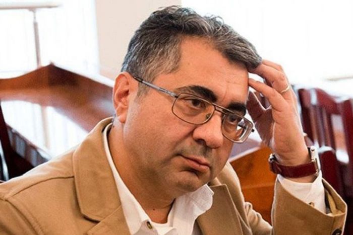 "İnsanlar da ağac kimidi elə" - Əli Şirin Şükürlünün ŞEİRLƏRİ "İnsanlar da ağac kimidi elə" - Əli Şirin Şükürlünün ŞEİRLƏRİ