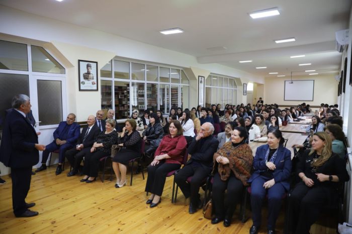 Gəncə Dövlət Universitetində tanınmış şair Qəşəm Nəcəfzadə ilə görüş keçirilib
