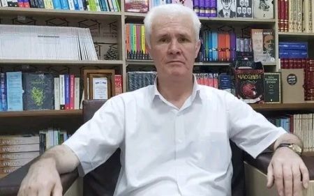 Füzulini sevə-sevə öyrənən alim - Zəkulla BAYRAMLI