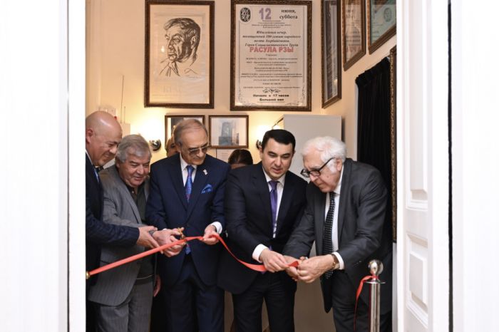 Xalq şairi Rəsul Rzanın ev-muzeyi açılıb