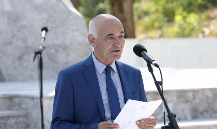 "Yaradıcılıq üçün ilahi başlanğıc, bilik və xeyirxah ürək gərək..." - Vaqif BƏHMƏNLİ