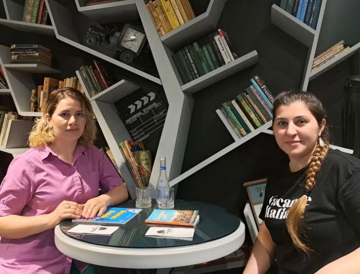 Sevinc Elsevər: "Oxumaq böyük qəhrəmanlıqdır" - MÜSAHİBƏ