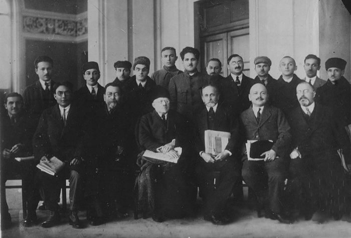 Birinci Türkoloji Qurultayda dil tarixi məsələləri - Nizami CƏFƏROV, Mahirə HÜSEYNOVA, Aysel QƏRİBLİ