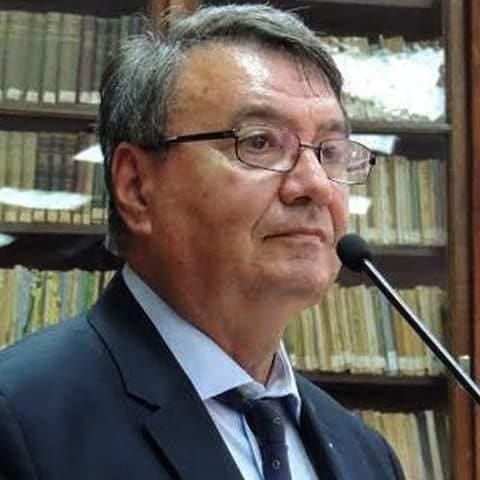 "Biz ölkədə deyil, dildə yaşayırıq" - İon Deaconescu ilə söhbət "Biz ölkədə deyil, dildə yaşayırıq" - İon Deaconescu ilə söhbət