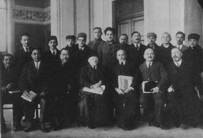 Birinci Türkoloji Qurultayda ədəbiyyat məsələləri - Nizami CƏFƏROV, Mahirə HÜSEYNOVA, Aysel QƏRİBLİ