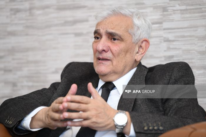 "Zəfərimiz milli birliyimizin və dövlətimizin gücünün nəticəsidir" - Xalq yazıçısı, akademik Kamal Abdulla ilə 75 illik yubiley söhbəti