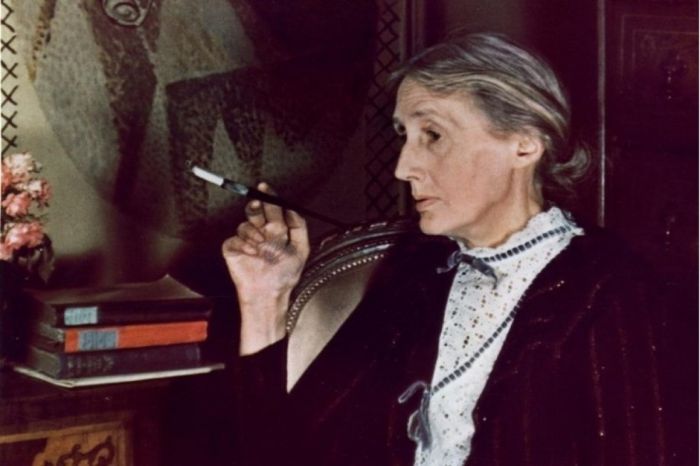 Kabuslu ev - Virciniya VULF