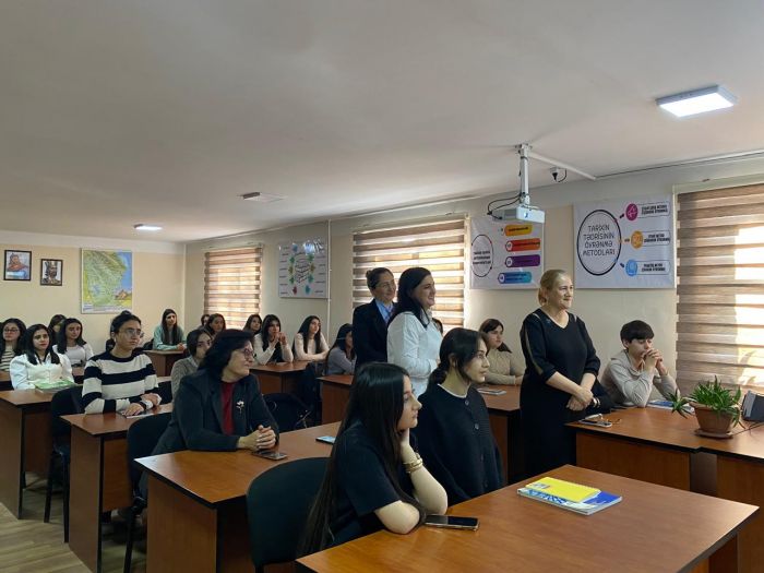 Mingəçevir Dövlət Universitetində tələbələrlə onlayn mühazirə