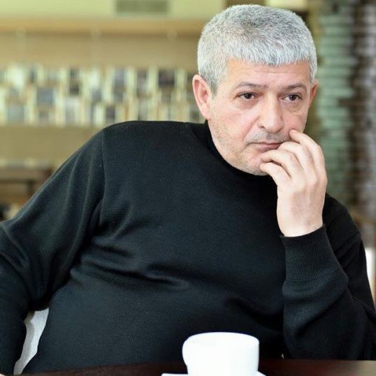 Varaqları oxunmaq üçün ağrıyan romanlar - Cavanşir YUSİFLİ