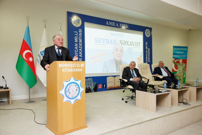 Mərkəzi Elmi Kitabxanada tanınmış yazıçı və şair Seyran Səxavətlə görüş keçirilib