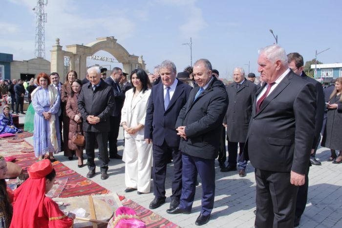 Siyəzəndə Cəfər Cabbarlı ehtişamı