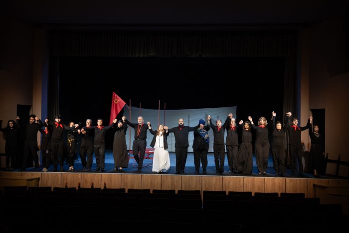 İrəvan Dövlət Azərbaycan Dram Teatrında Xalq yazıçısı Elçinin "Stalin - İzm" tamaşasına ictimai baxış keçirildi