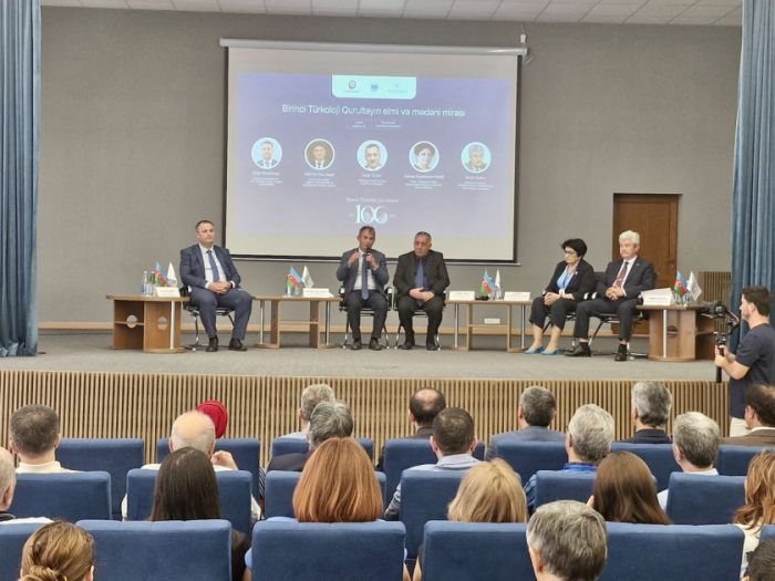 Qarabağ Universitetində “Birinci Türkoloji Qurultayın elmi və mədəni irsi” mövzusunda konfrans təşkil olunub